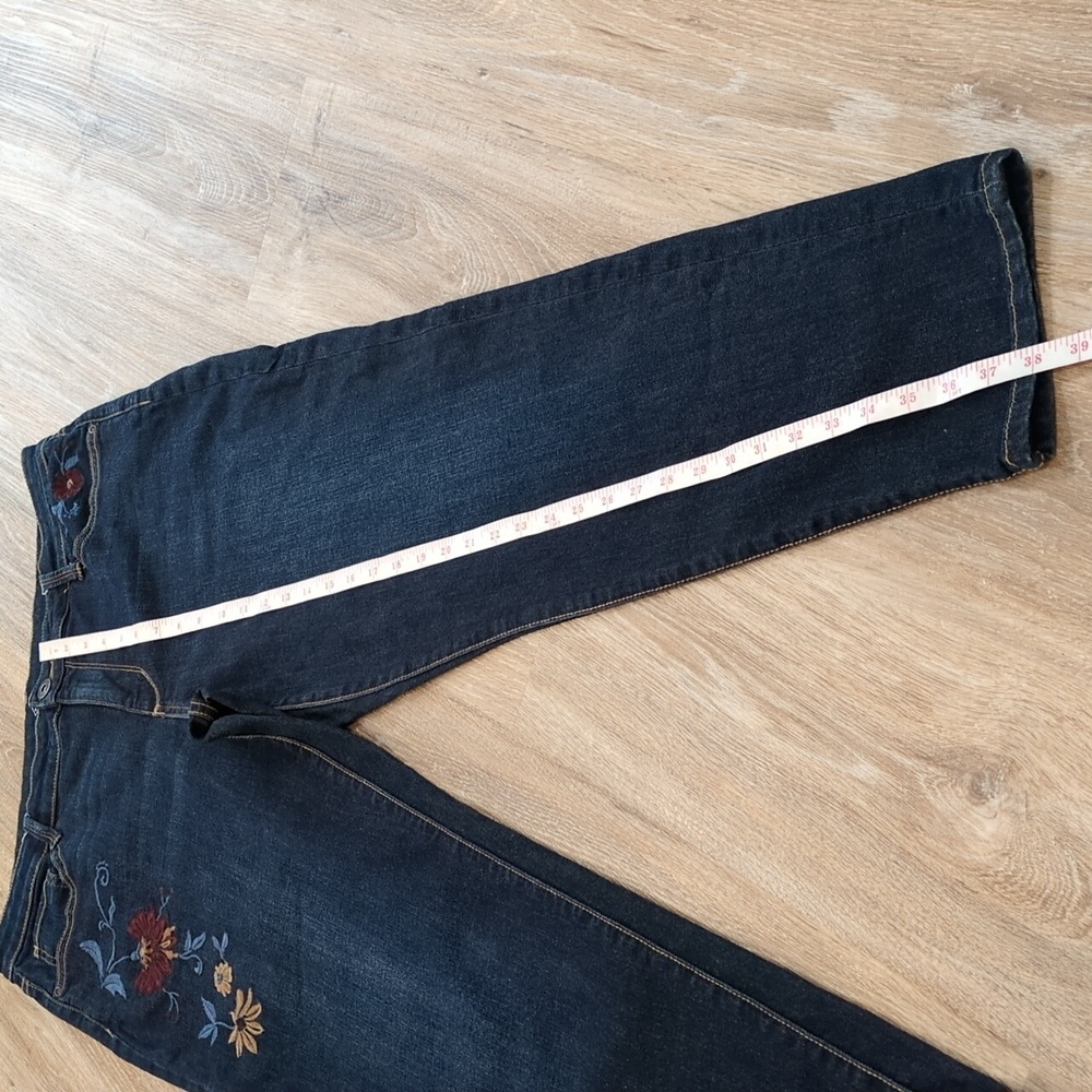 St John's Bay Floral 💐🌹🪻Embroidered Women's Jeans - Dark Blue size 14  😍🥰 - Picture 8 of 10